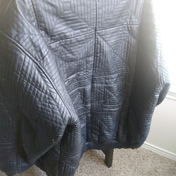 Leather coat - Picture 7 of 8